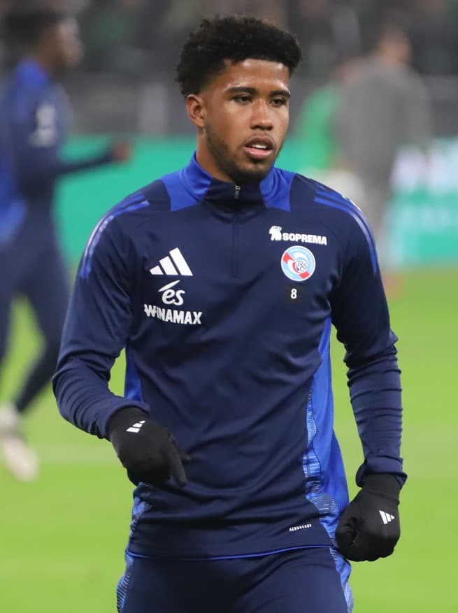 Andrey Santos to Man Utd: £50m deal agreed with Chelsea