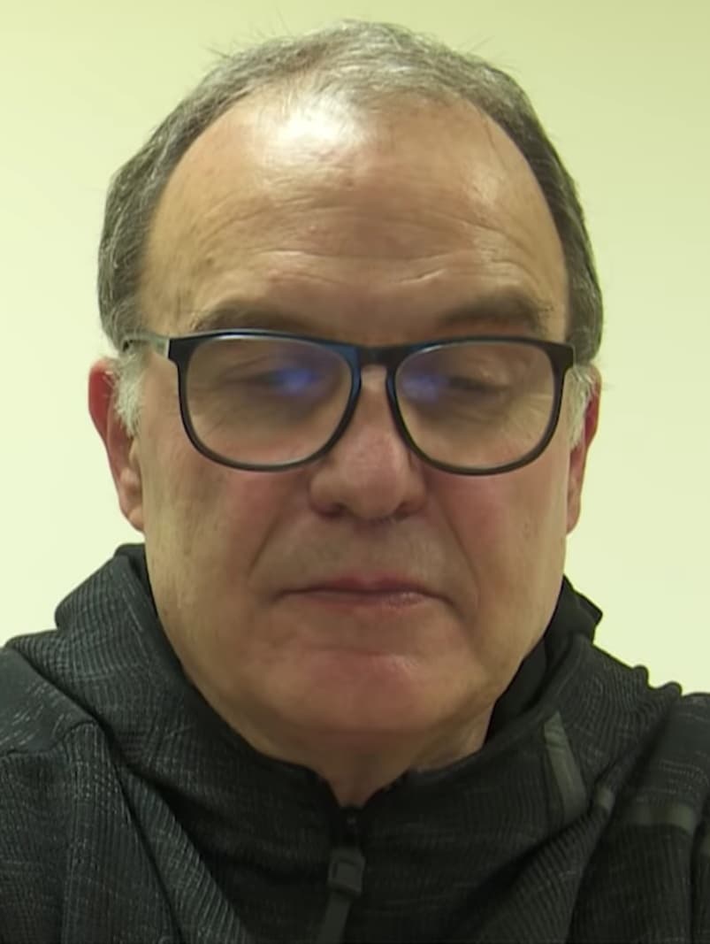 Marcelo Bielsa resigns as Uruguay coach three weeks before World Cup