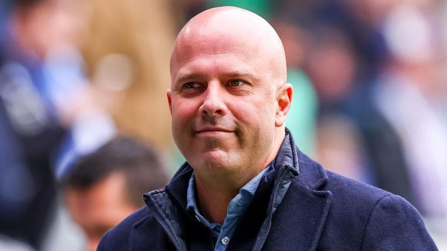 Liverpool's Slot Gets Brutal Transfer Message!