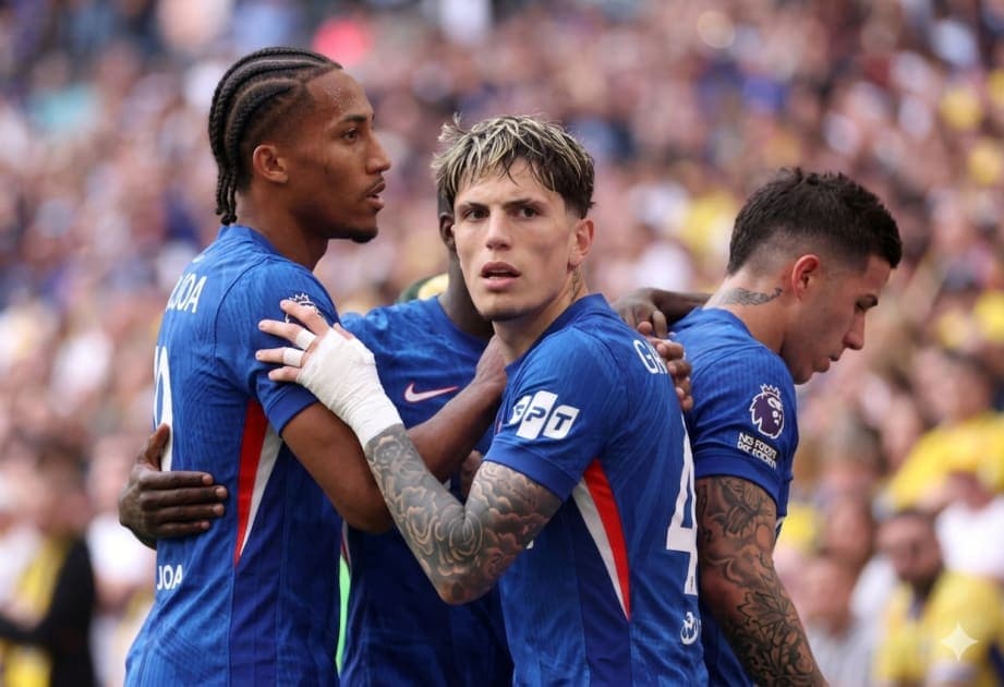 Chelsea Chaos: Fernandez’s Badge Fight & Garnacho Drama!