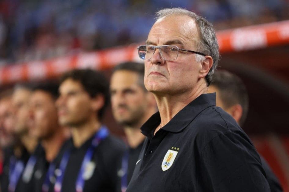 Marcelo Bielsa resigns as Uruguay coach three weeks before World Cup