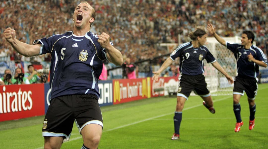 World Cup Goals #17: Esteban Cambiasso vs Serbia