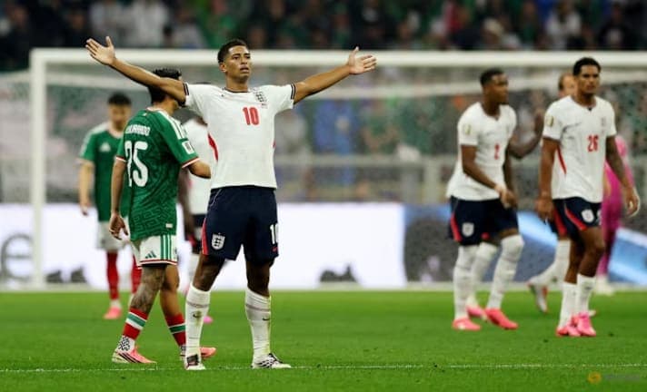 England 3-2 Mexico with ten men to set up Norway quarter‑final
