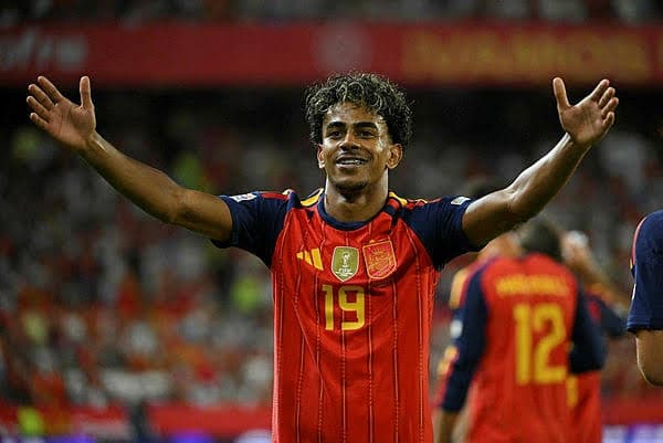 Lamine Yamal double sinks Croatia in Spain World Cup homecoming